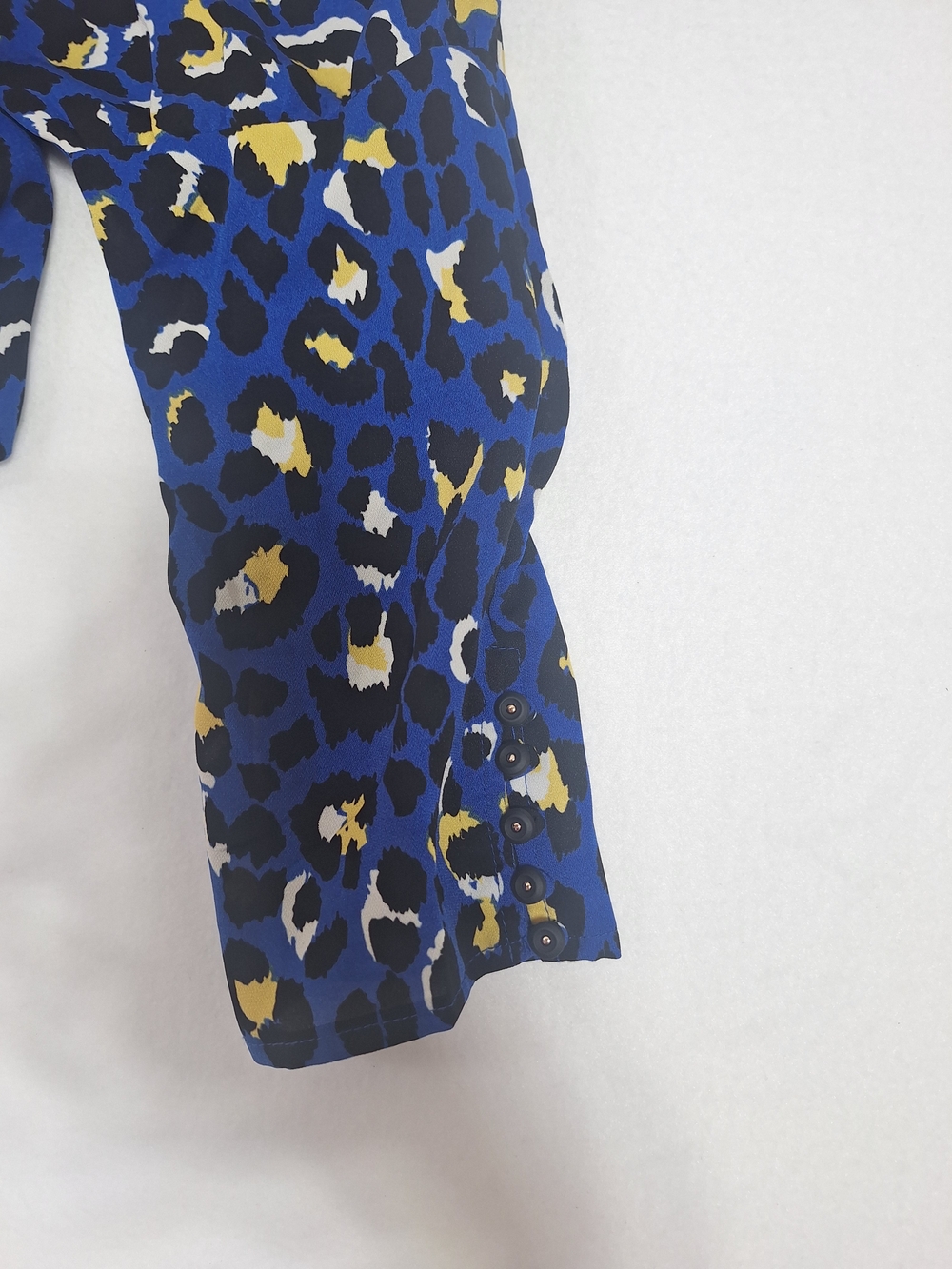 Riha Blue Leopard Print Puff Sleeve Crop Top - Picture 5 of 8